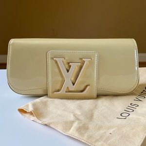 Louis Vuitton Purse Beige